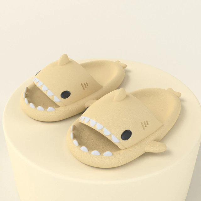 GoShark™ Pantoufles de requin de qualité supérieure