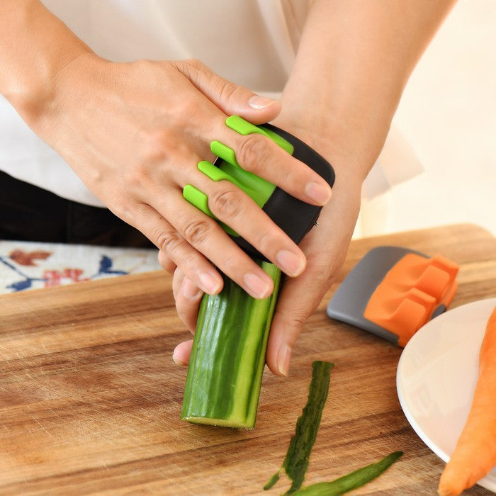 EasyPeel™ - éplucheur de légumes à doigts (1+1 GRATUIT)